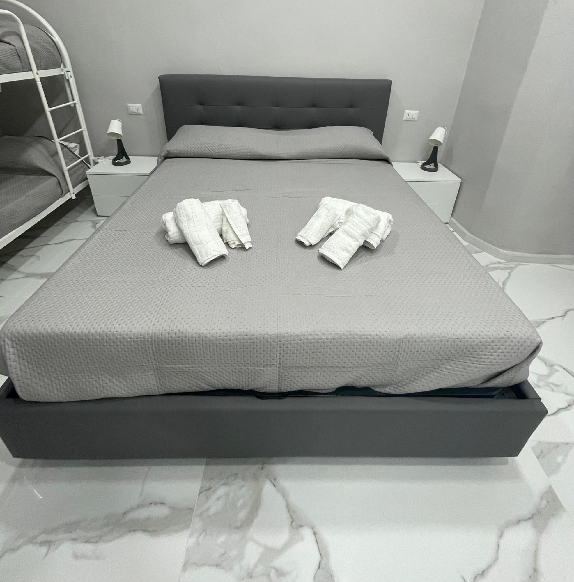 B&B Vittoria 나폴리 외부 사진